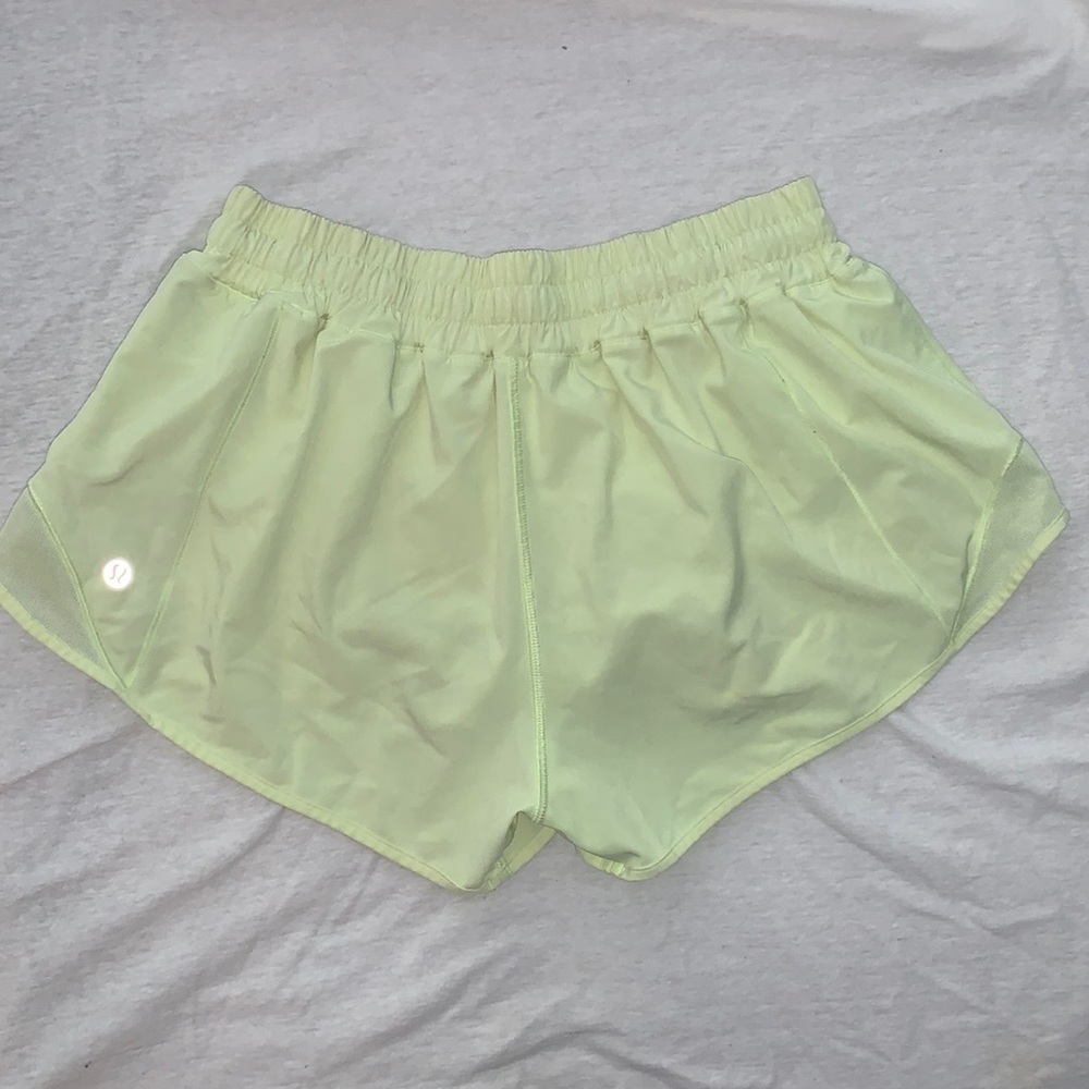 Lululemon Hotty Hot Shorts 2.5”